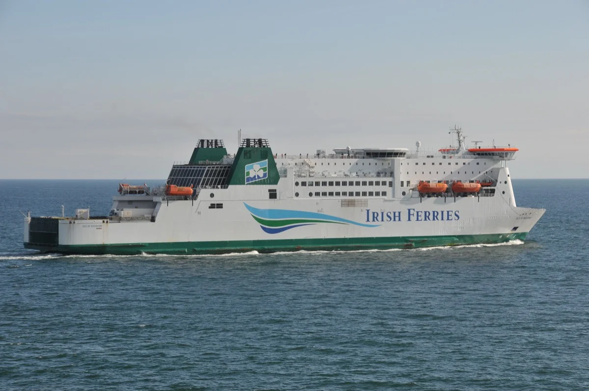 Isle of Inishmore – Irish Ferries Fähre auf dem Ärmelkanal