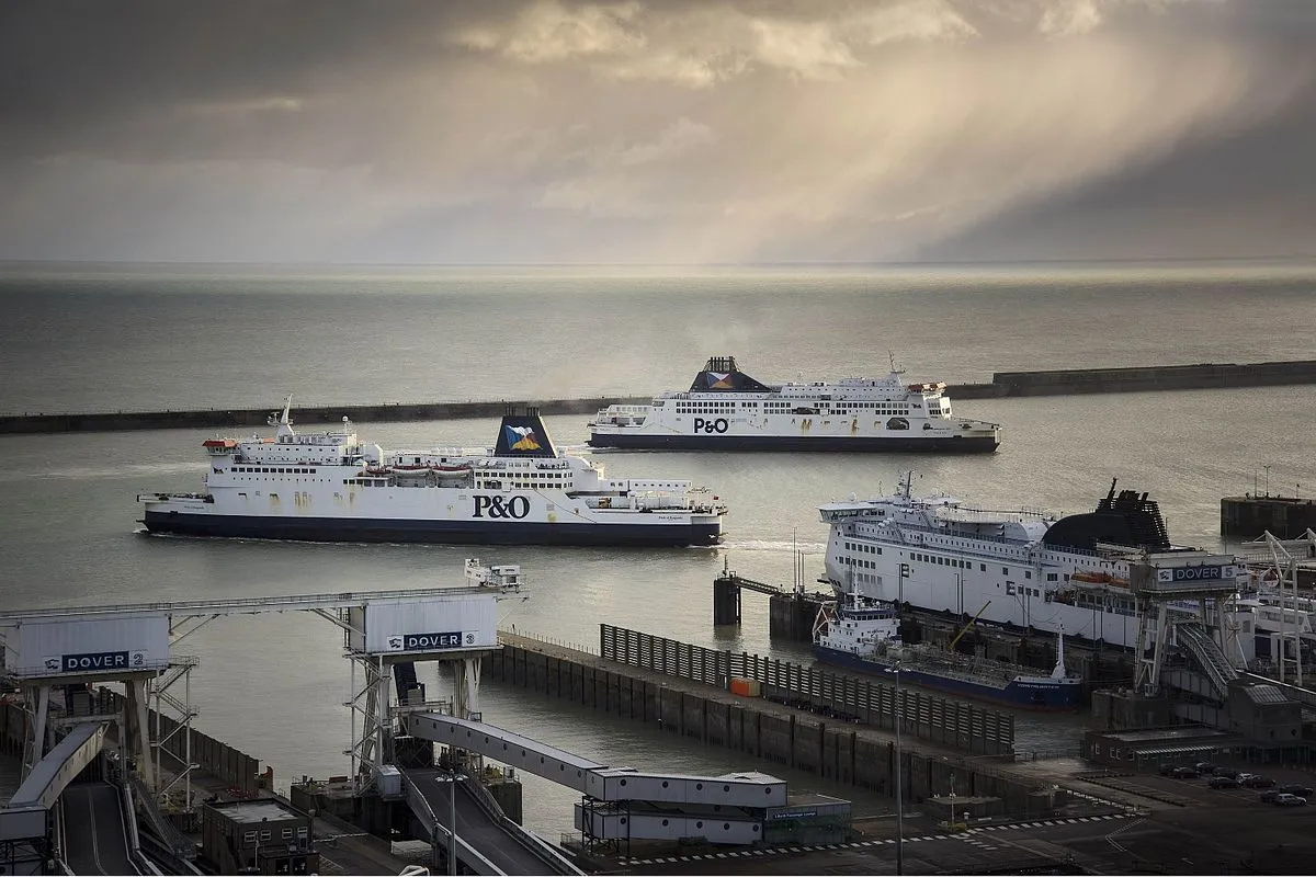 P&O Fähren im Hafen von Dover - Pride of Burgundy und Pride of Kent am Terminal