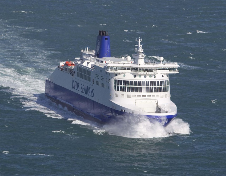 DFDS Faehre Delft Seaways auf dem Aermelkanal zwischen Calais und Dover
