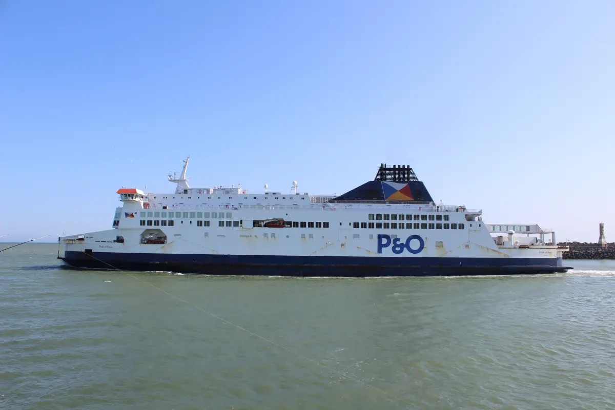 P&O Ferry Pride of Kent im Hafen Calais