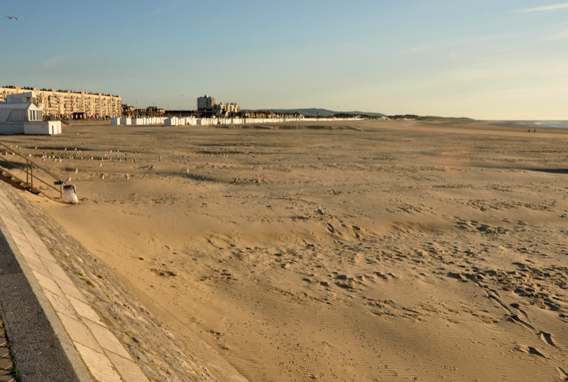 Strand von Calais bei Sonnenuntergang, nur wenige Gehminuten vom Camping-Car Park